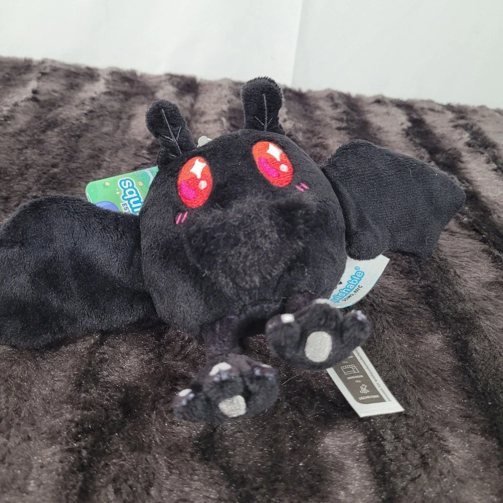 Squishable micro mothman